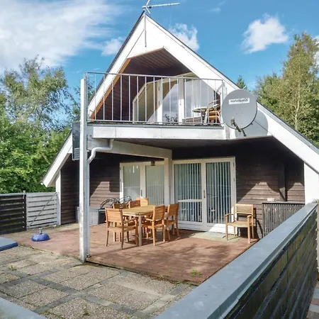 Three-bedroom Holiday In Logstor *